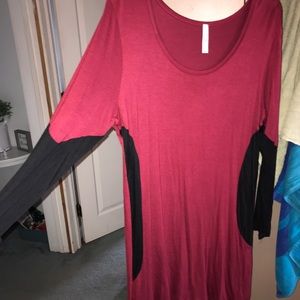 5/$15 Celeste Maroon Top Black Elbow Patches